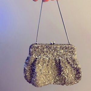 Le Regale NY Hong Kong Vintage Silver beaded & sequin clutch